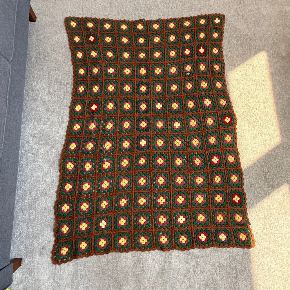 Handmade Afghan Blanket Vintage Granny Square Floral 72x53‎ Brown Crochet Throw